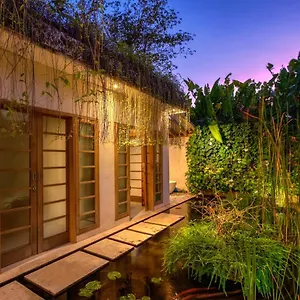 https://villa-bali-asri-batubelig.hotelsseminyak.net